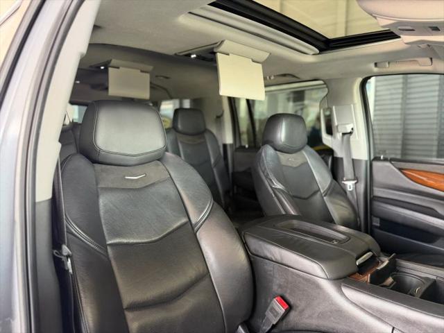 2018 Cadillac Escalade ESV Luxury