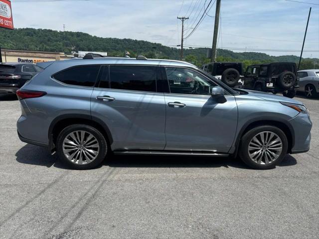 2022 Toyota Highlander Platinum
