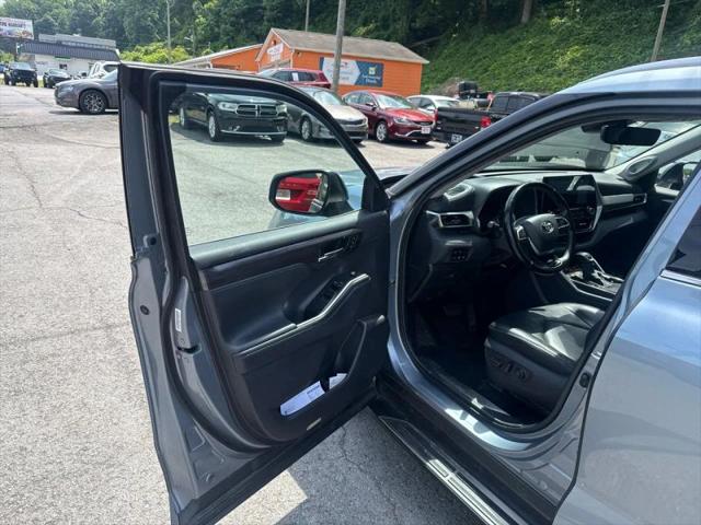 2022 Toyota Highlander Platinum