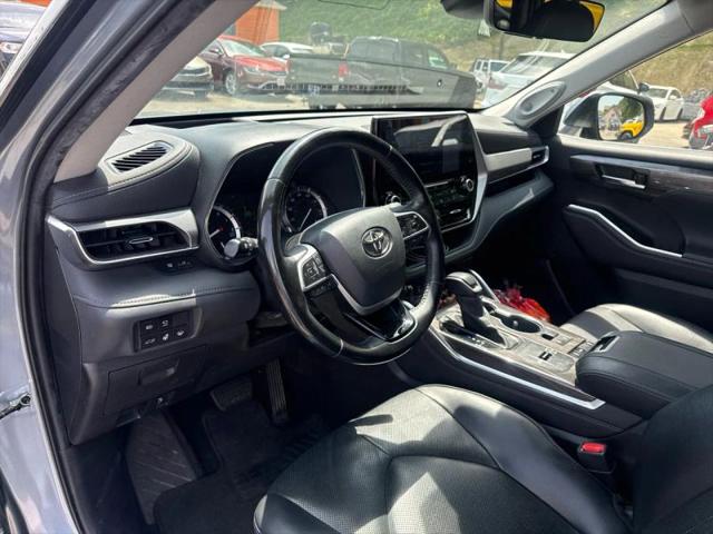 2022 Toyota Highlander Platinum