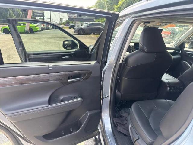 2022 Toyota Highlander Platinum