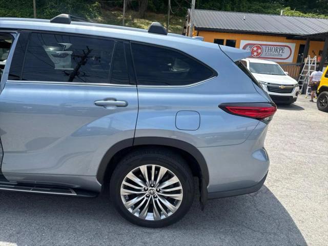2022 Toyota Highlander Platinum