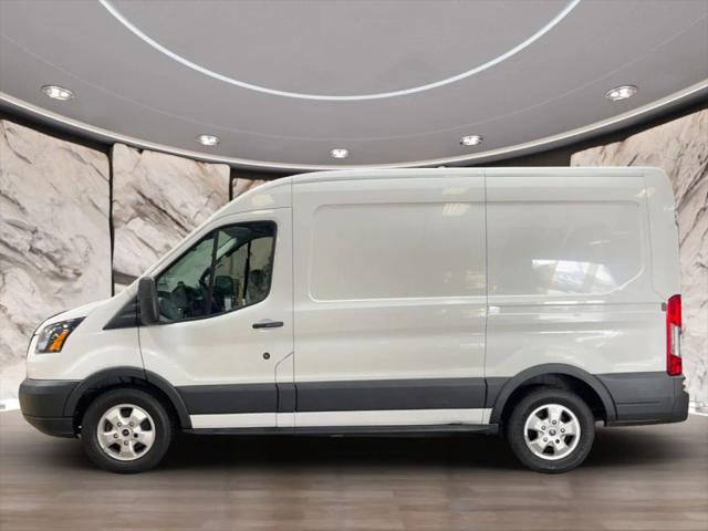 2017 Ford Transit Medium Roof w/Sliding Side Door w/RWB