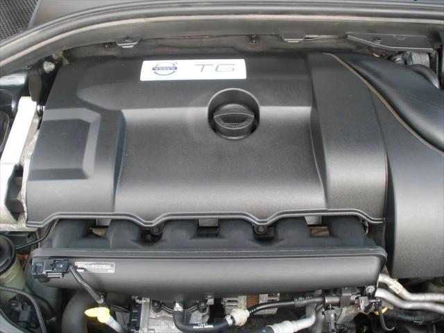 2013 Volvo XC60 T6 R-Design Platinum