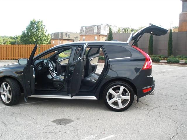 2013 Volvo XC60 T6 R-Design Platinum