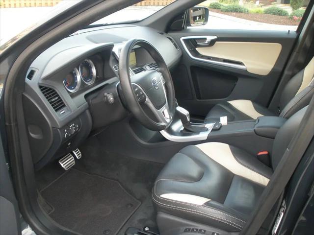 2013 Volvo XC60 T6 R-Design Platinum
