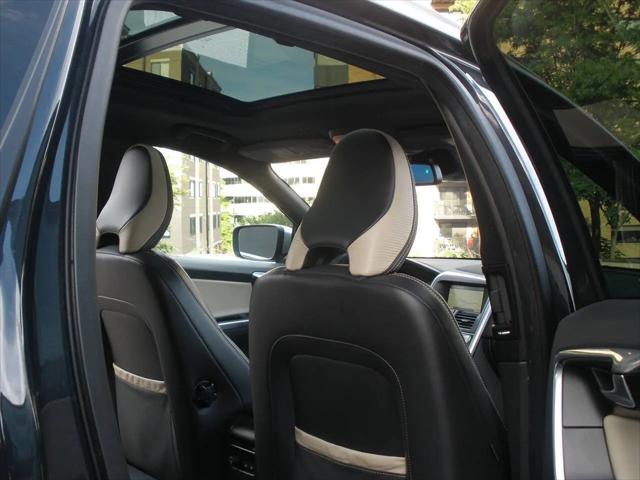 2013 Volvo XC60 T6 R-Design Platinum