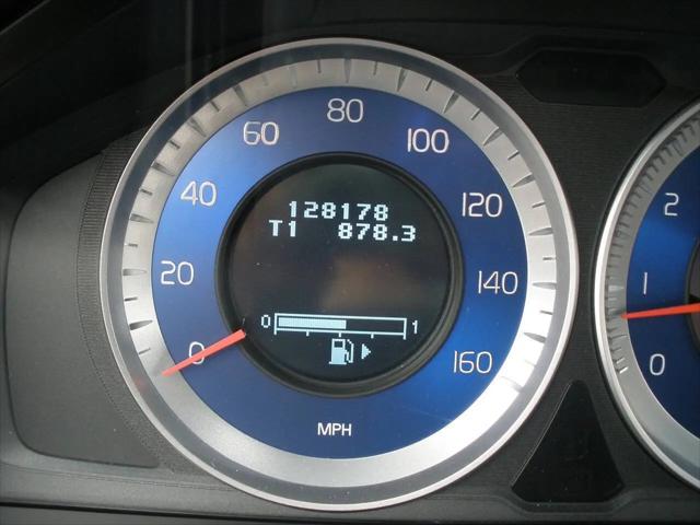 2013 Volvo XC60 T6 R-Design Platinum