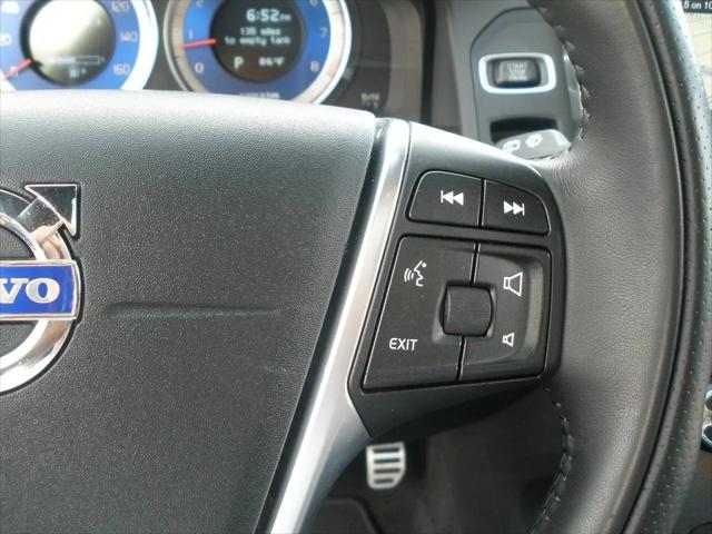 2013 Volvo XC60 T6 R-Design Platinum