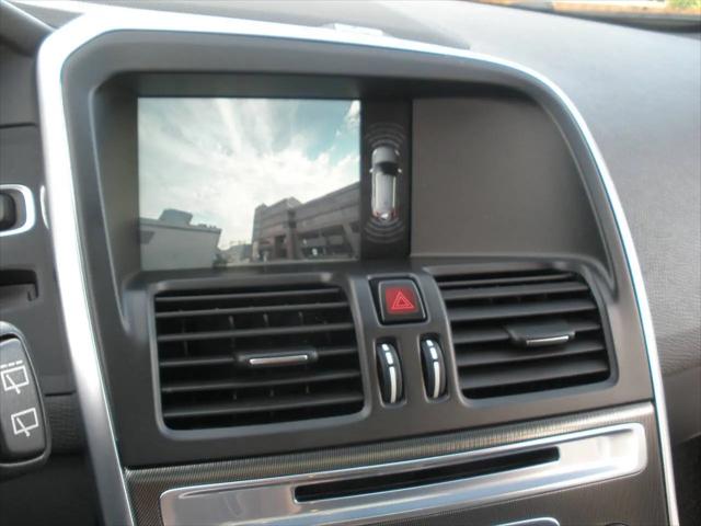 2013 Volvo XC60 T6 R-Design Platinum