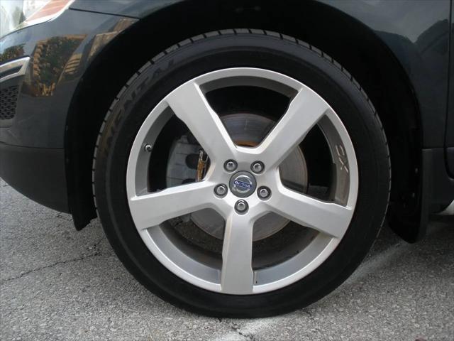 2013 Volvo XC60 T6 R-Design Platinum