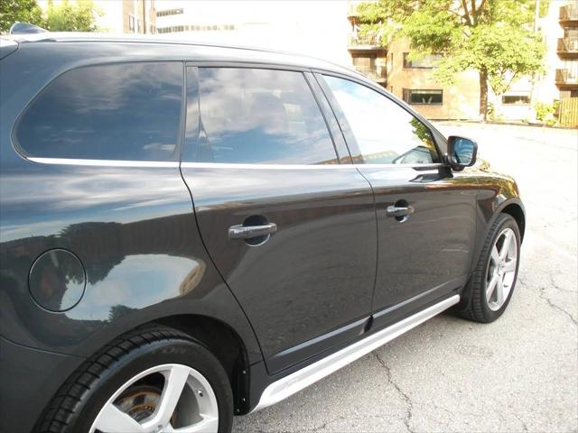 2013 Volvo XC60 T6 R-Design Platinum