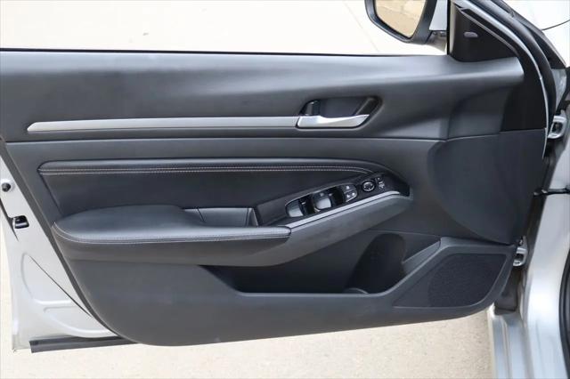 2023 Nissan Altima SL FWD