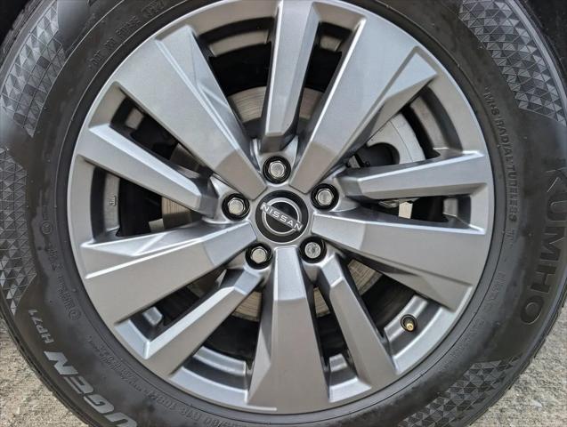 2025 Nissan Pathfinder SL 4WD