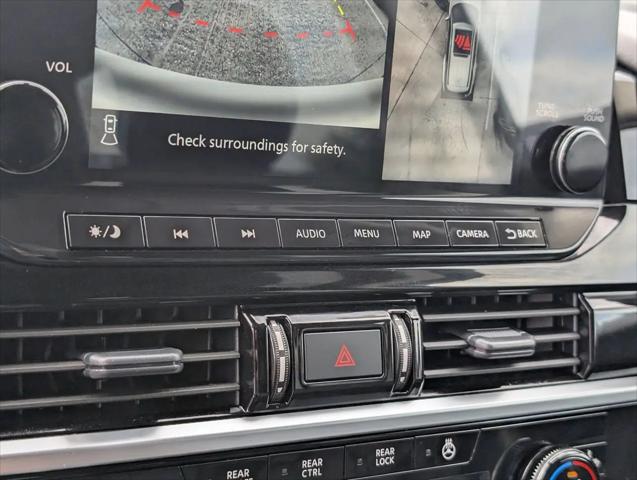 2025 Nissan Pathfinder SL 4WD