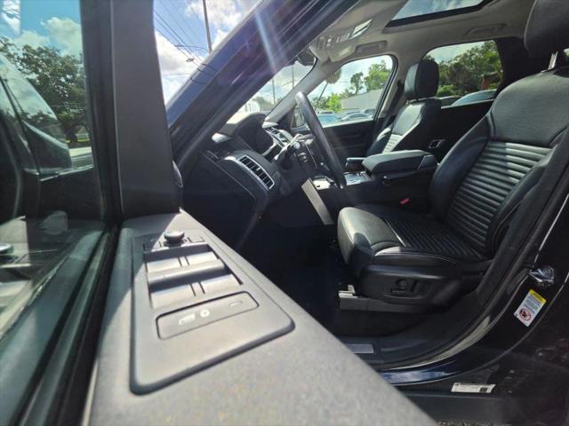 2022 Land Rover Discovery P300 S