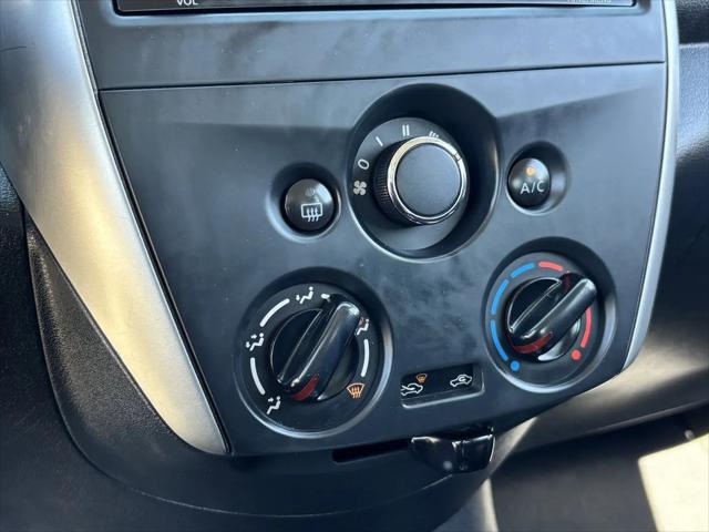2016 Nissan Versa 1.6 SV