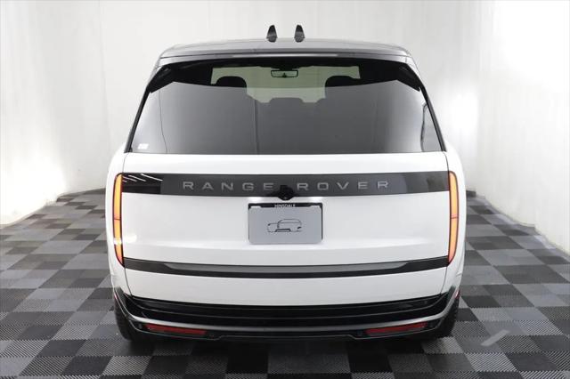 2026 Land Rover Range Rover P550e SE