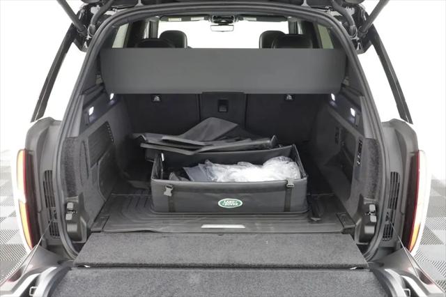2026 Land Rover Range Rover P550e SE