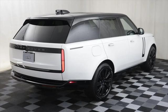 2026 Land Rover Range Rover P550e SE
