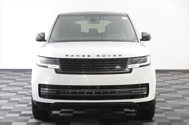 2026 Land Rover Range Rover P550e SE