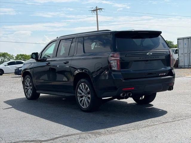 2023 Chevrolet Suburban 4WD RST