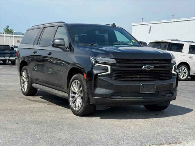 2023 Chevrolet Suburban 4WD RST