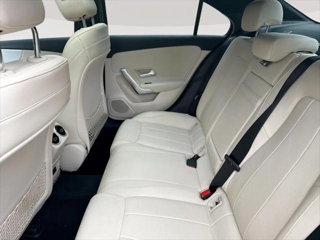 2021 Mercedes-Benz A 220 A 220