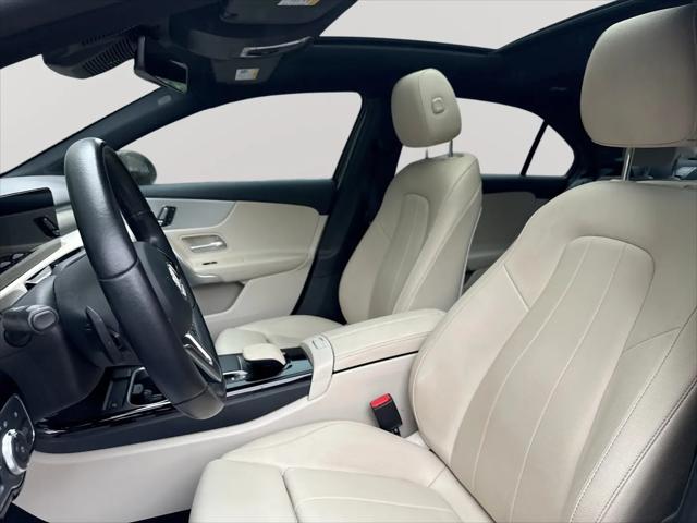 2021 Mercedes-Benz A 220 A 220
