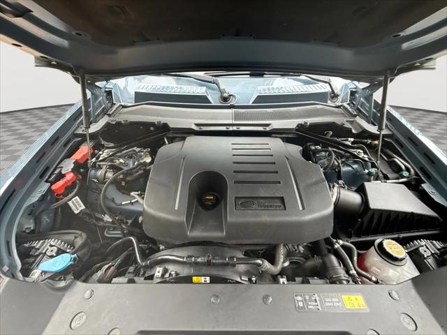 2020 Land Rover Defender 110 SE