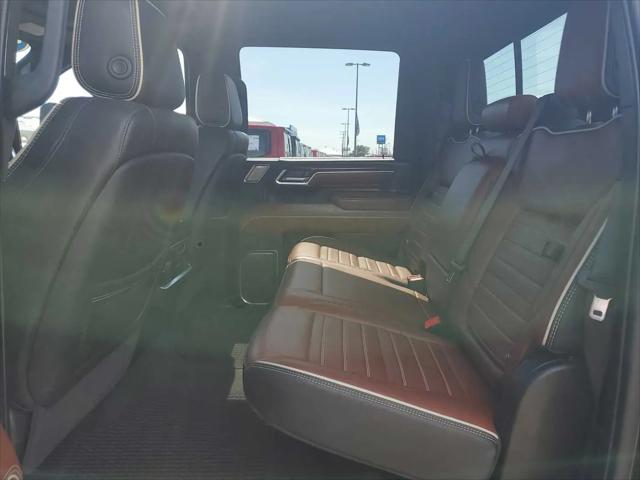 2025 GMC Sierra 3500HD 4WD Crew Cab Standard Bed Denali Ultimate