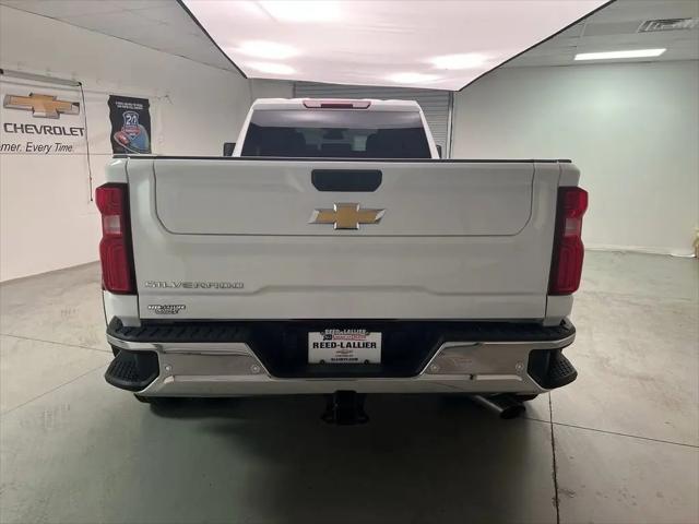 2026 Chevrolet Silverado 3500HD Crew Cab, Long Bed, WT Dual Rear Wheel, RWD