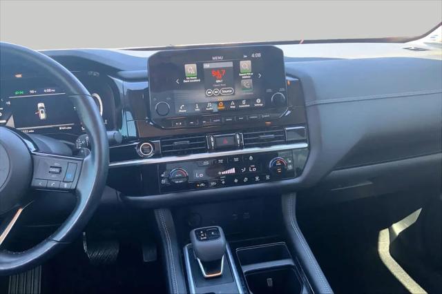 2023 Nissan Pathfinder Platinum FWD