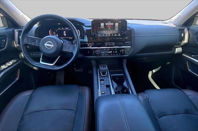 2023 Nissan Pathfinder Platinum FWD