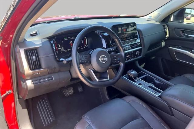 2023 Nissan Pathfinder Platinum FWD