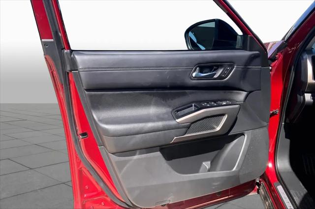2023 Nissan Pathfinder Platinum FWD