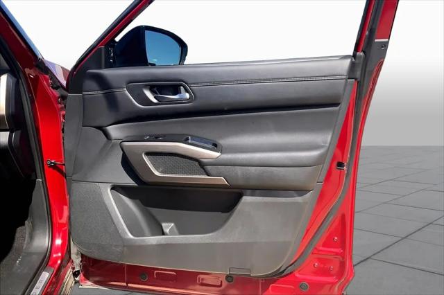 2023 Nissan Pathfinder Platinum FWD