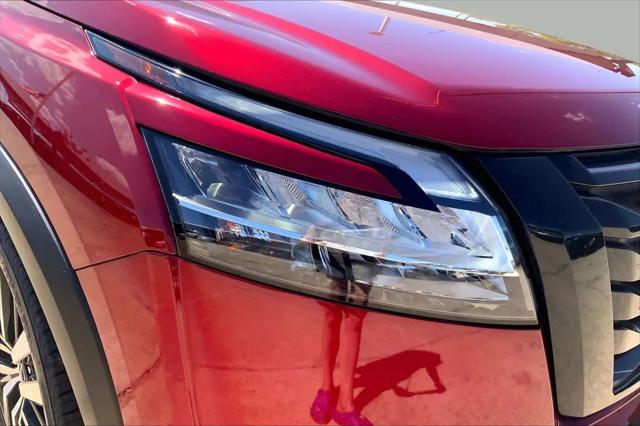 2023 Nissan Pathfinder Platinum FWD