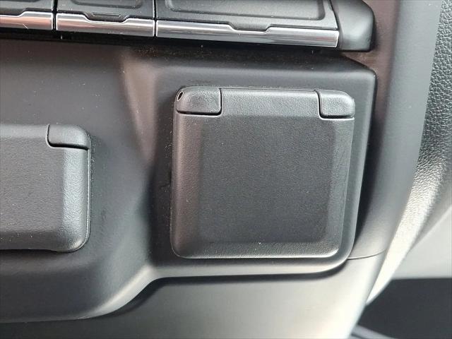2020 Chevrolet Silverado 1500 4WD Double Cab Standard Bed Custom