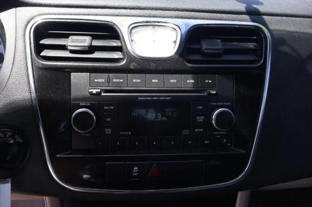 2012 Chrysler 200 Touring