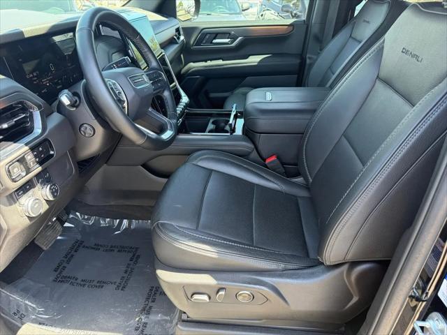 2025 GMC Yukon 4WD Denali