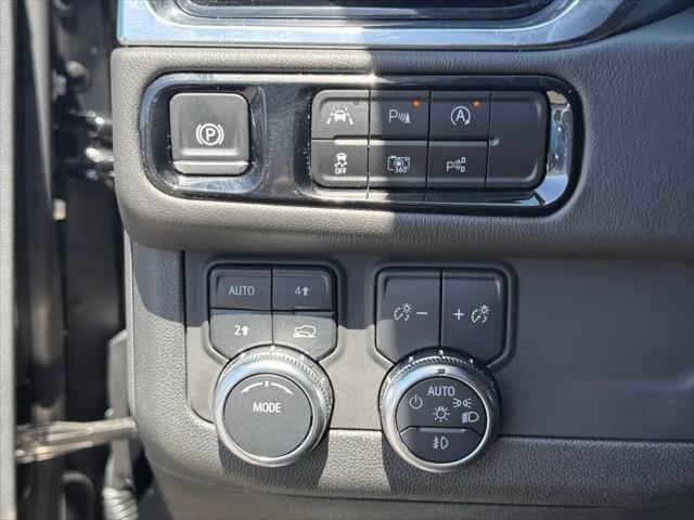2025 GMC Yukon 4WD Denali