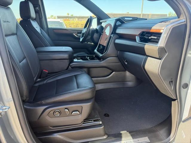 2025 GMC Yukon XL 4WD Denali