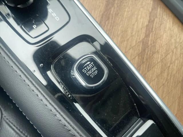 2024 Volvo XC90 B6 Plus Bright Theme 7-Seater