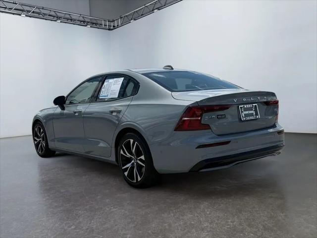 2024 Volvo S60 B5 Plus Dark Theme