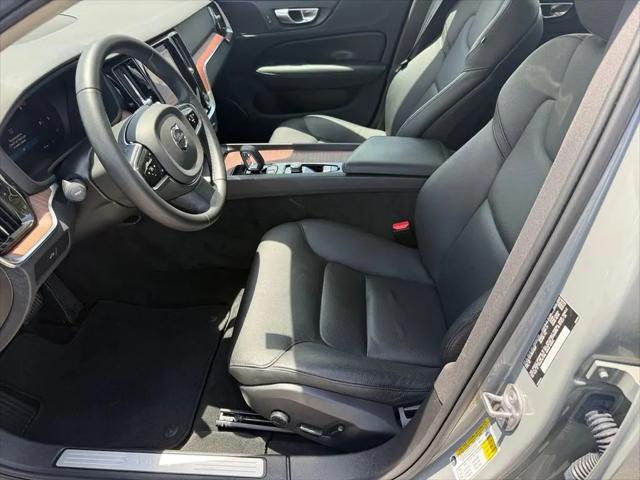 2024 Volvo S60 B5 Plus Dark Theme