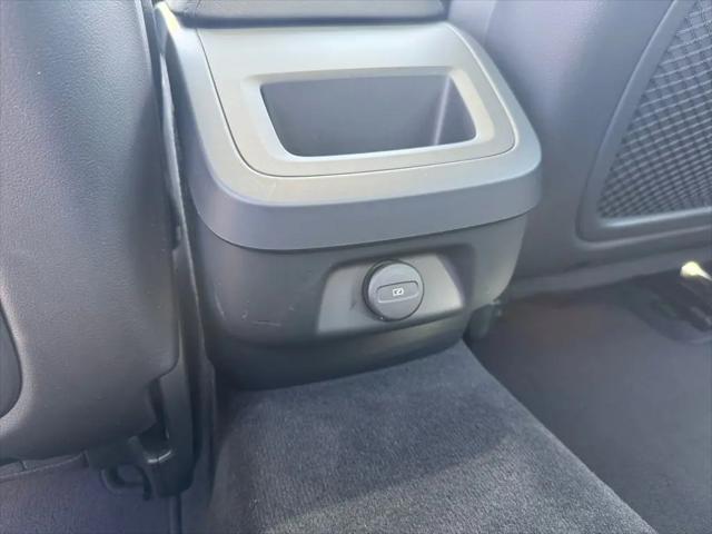 2024 Volvo S60 B5 Plus Dark Theme