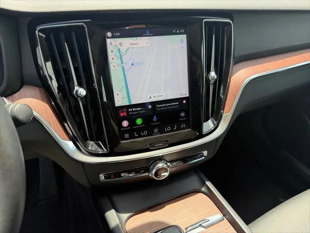 2024 Volvo S60 B5 Plus Dark Theme
