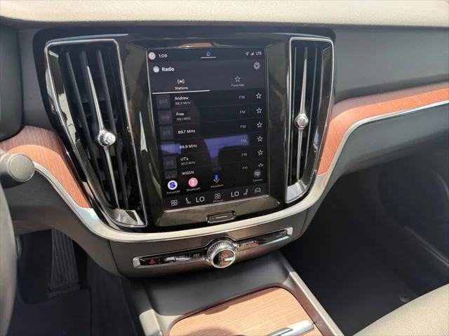 2024 Volvo S60 B5 Plus Dark Theme