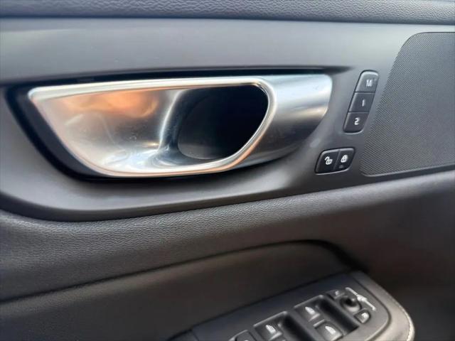 2024 Volvo S60 B5 Plus Dark Theme